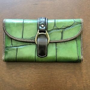 Beautiful Dooney & Burke Wallet Green & Brown EUC